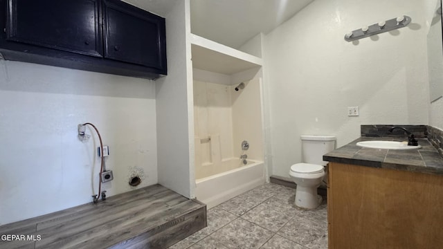 557 Bonampak Dr, San Elizario, TX 79849 - bathroom featuring vanity, tub / shower combination, and tile patterned floors