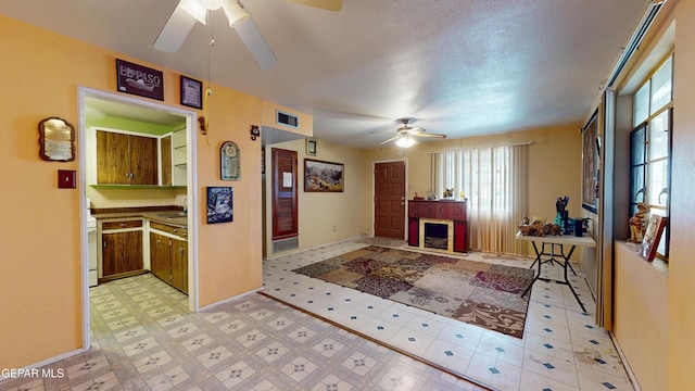 1124 Hunter Dr, El Paso, TX 79915 - photo 11
