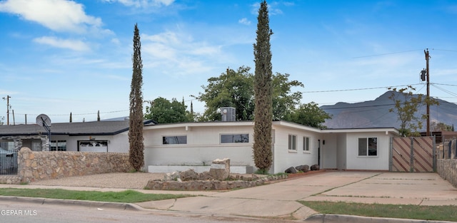 10113 Shenandoah St, El Paso, TX 79924 - ranch-style house featuring concrete driveway
