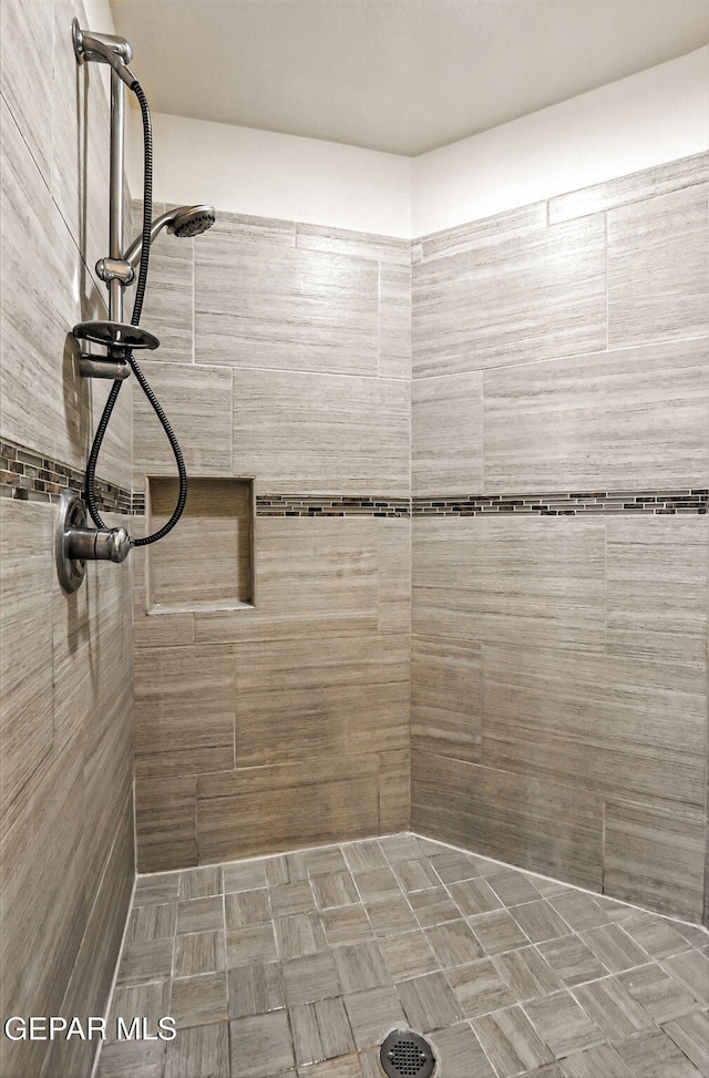 11353 W Ranch Ct, El Paso, TX 79934 - bathroom featuring tiled shower
