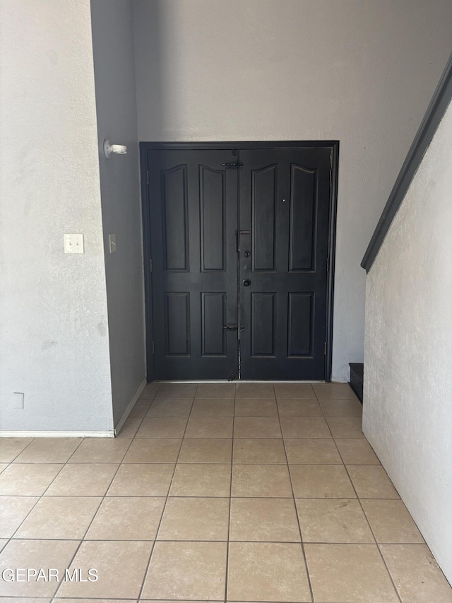 11828 Tracy Austin Ln, El Paso, TX 79936 - entrance foyer with light tile patterned flooring
