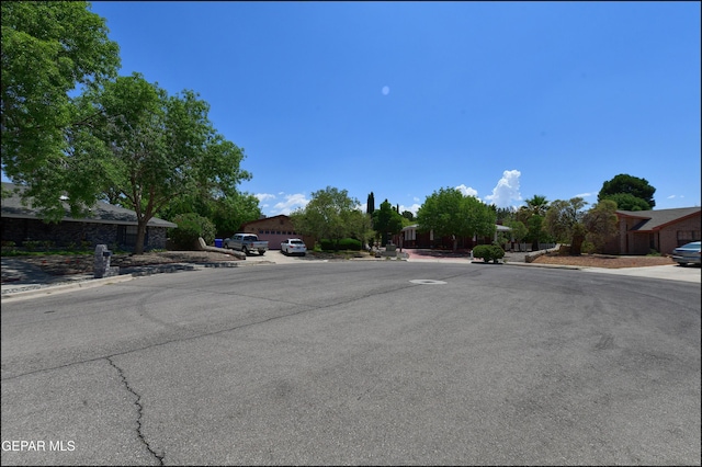 712 Rena Mae Ct, Las Cruces, NM 88005 - view of asphalt street featuring curbs