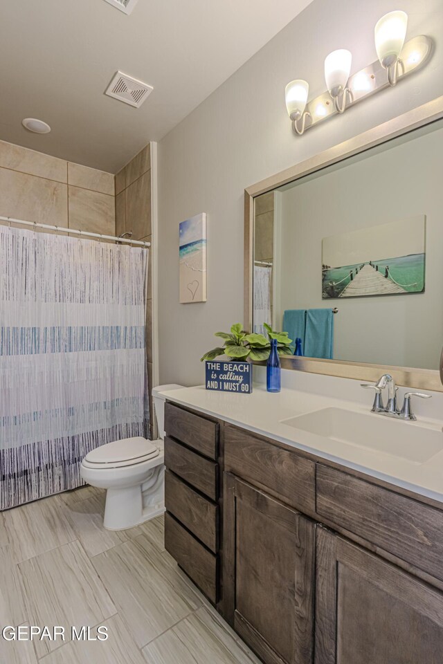 13010 Aberdare Dr, El Paso, TX 79928 - full bath featuring vanity and a shower with shower curtain