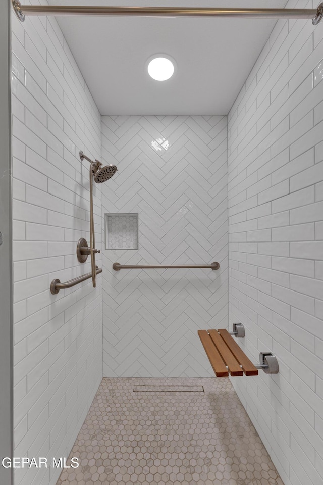 1121 Regal Ridge Dr, El Paso, TX 79912 - bathroom with a tile shower