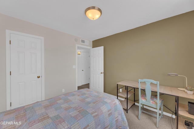 1121 Regal Ridge Dr, El Paso, TX 79912 - carpeted bedroom featuring a desk