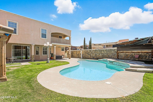 12301 Tierra Limpa Dr, El Paso, TX 79938 - view of swimming pool featuring a fenced backyard, a pool with connected hot tub, and a patio area