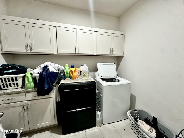 7780 Enchanted Park Dr, El Paso, TX 79911 - laundry room featuring washing machine and clothes dryer and cabinet space