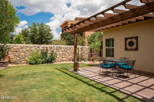 7317 Kiowa Creek Dr, El Paso, TX 79911 - view of green lawn featuring a patio and a pergola