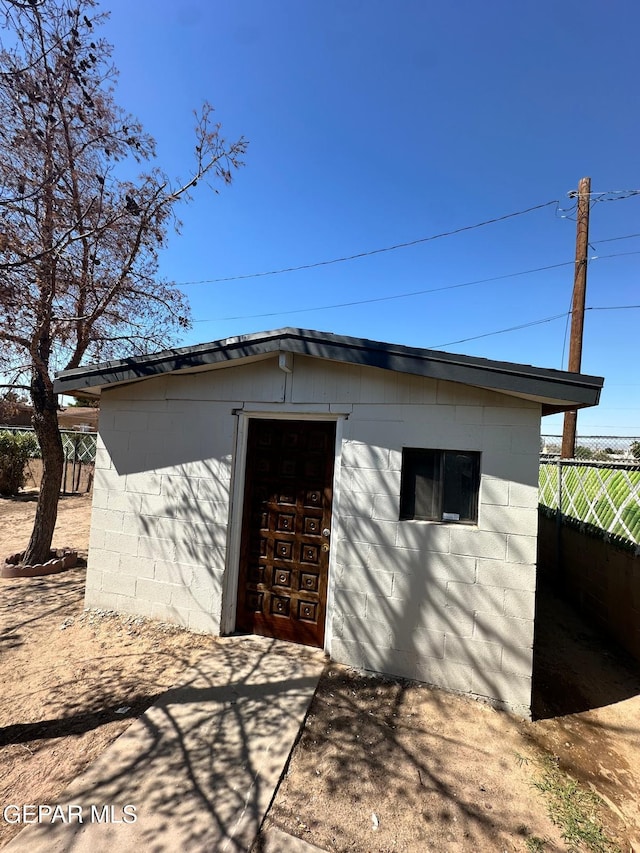 7216 Amethyst Rd, El Paso, TX 79915 - view of outbuilding