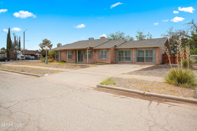 407 Bruce Pl, Horizon City, TX 79928 - photo 3