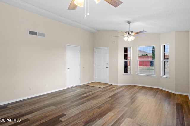 10980 Northampton St, El Paso, TX 79934 - unfurnished room featuring ceiling fan, wood finished floors, and vaulted ceiling