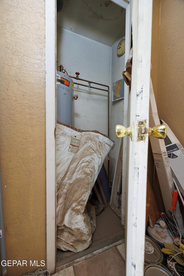 123 Marquita Ln, El Paso, TX 79915 - detailed view of a textured wall