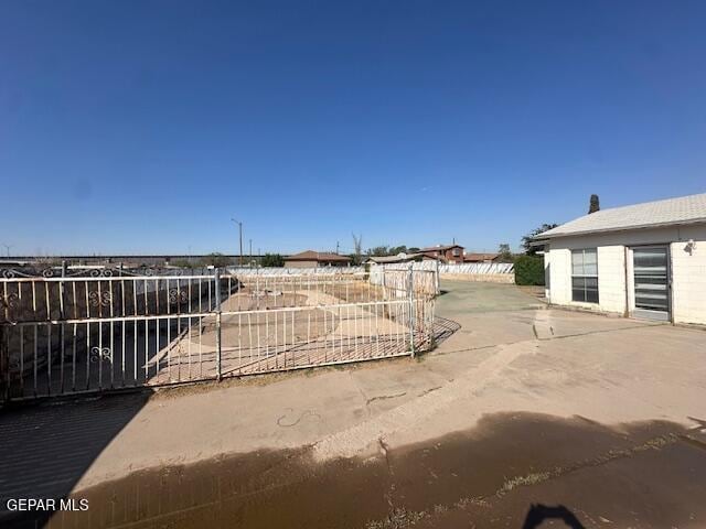 7190 Fatima Ave, El Paso, TX 79915 - view of patio