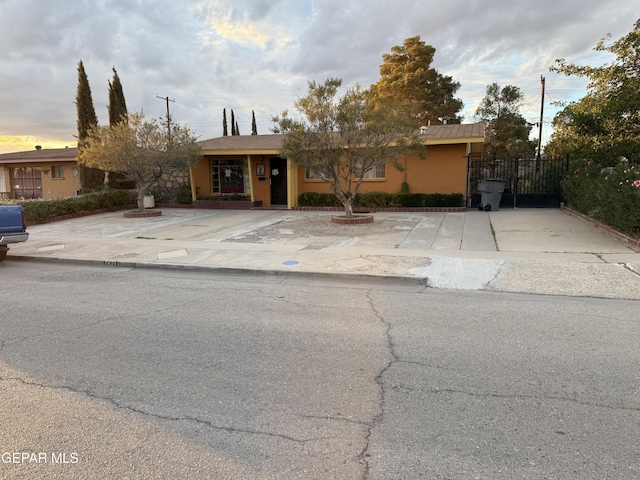 7421 Alpine Dr, El Paso, TX 79915 - photo 2