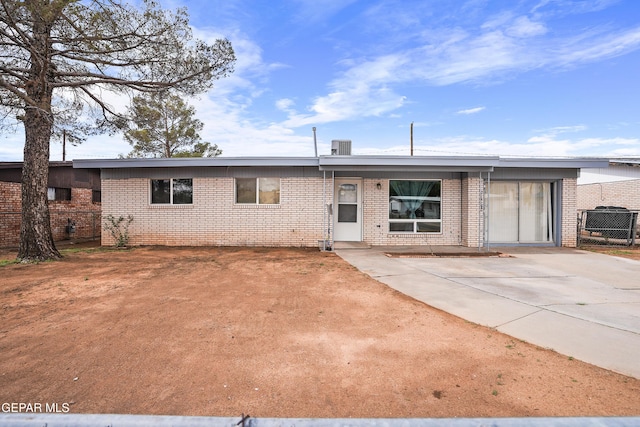 5828 Blackhawk Dr, El Paso, TX 79924 - ranch-style home with brick siding