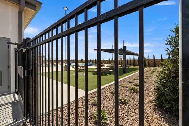 13264 Coldham St, Horizon City, TX 79928 - photo 46