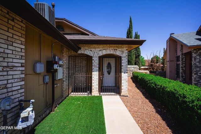 11713 Queens Garden Cir, El Paso, TX 79936 - entrance to property featuring brick siding and a gate