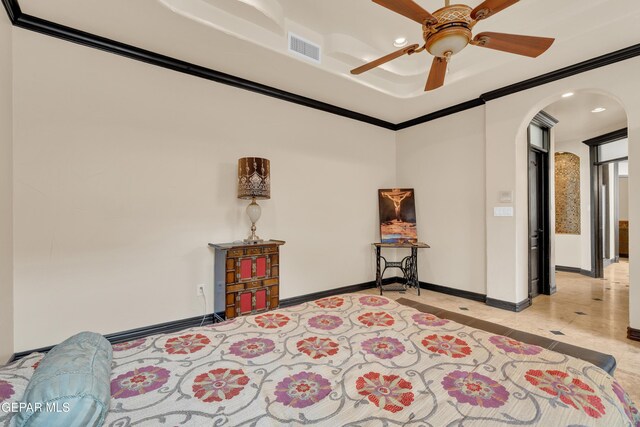 4540 N Stanton St, El Paso, TX 79902 - unfurnished room featuring arched walkways, a ceiling fan, crown molding, recessed lighting, and inlaid floor details