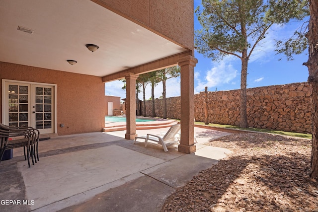 2072 Pueblo Nuevo Cir, El Paso, TX 79936 - fenced backyard featuring a patio area