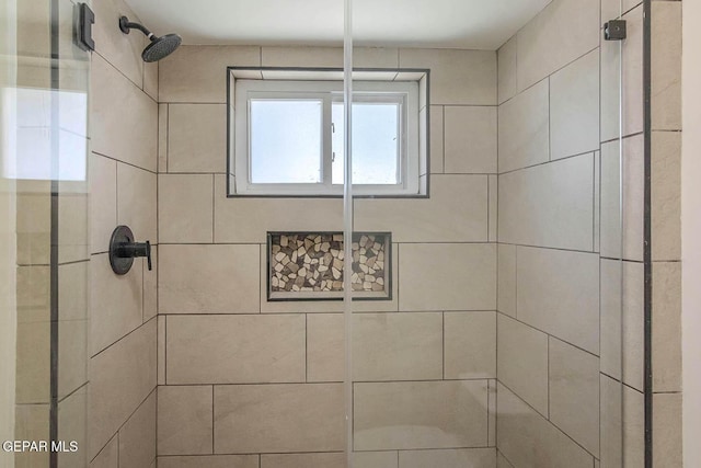 1605 Larry Wadkins Dr, El Paso, TX 79936 - bathroom with a tile shower
