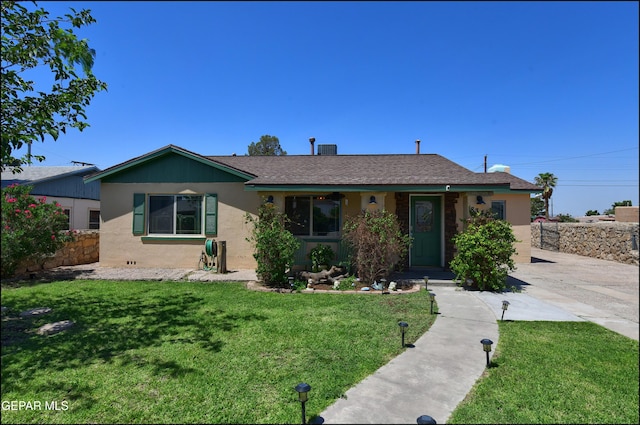 8340 Courtland Dr, El Paso, TX 79907 - ranch-style house featuring a front yard and stucco siding