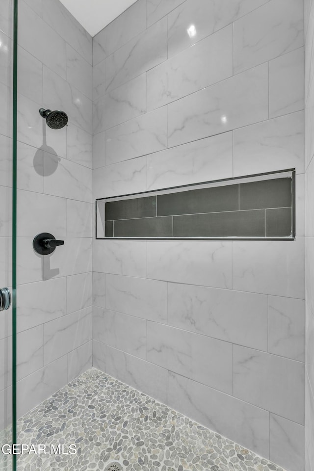 7549 Enchanted Park Dr 706849, El Paso, TX 79911 - full bathroom with a tile shower