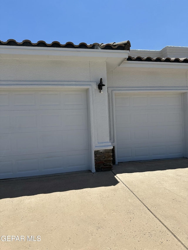 6688 Tuscany Ridge Dr, El Paso, TX 79912 - view of garage