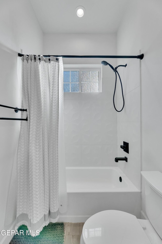 1042 Castillo Ct, El Paso, TX 79932 - full bath with toilet and shower / bath combo with shower curtain