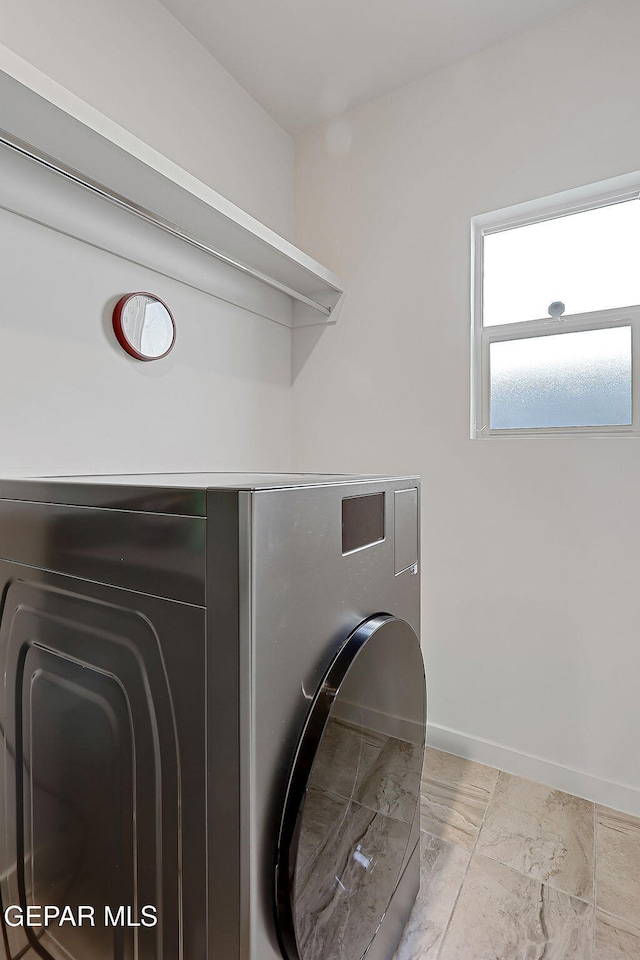 2362 Enchanted Crown Ln, El Paso, TX 79911 - laundry room featuring washing machine and dryer