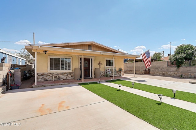 211 Fourth St, Sunland Park, NM 88063 - photo 1