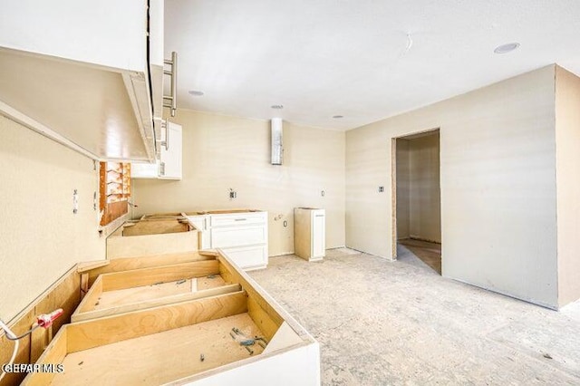 1944 Ratner Cir, El Paso, TX 79936 - kitchen featuring white cabinets