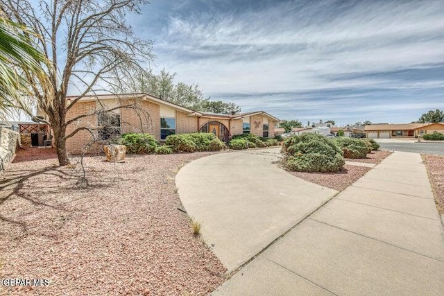 1944 Ratner Cir, El Paso, TX 79936 - view of front facade featuring brick siding