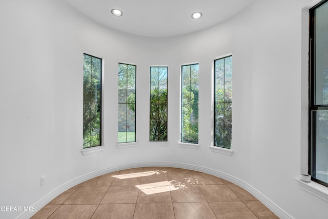 5833 Sundale Rd, El Paso, TX 79912 - tiled spare room featuring recessed lighting and baseboards