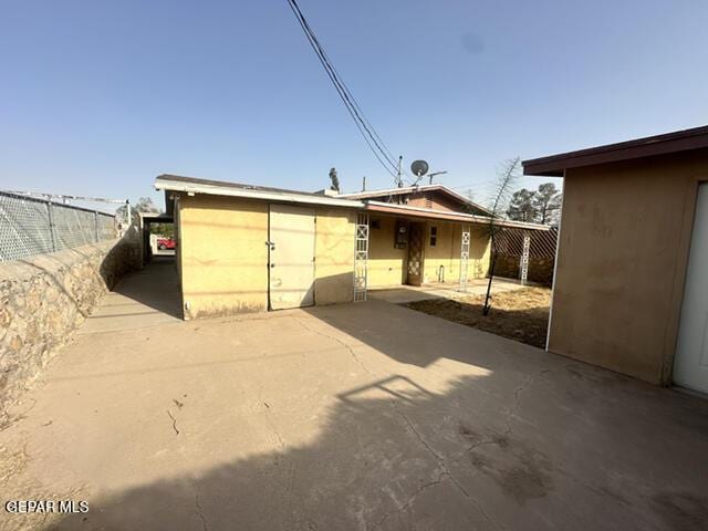 209 Durrill Rd, El Paso, TX 79915 - view of front of home featuring a patio area and stucco siding