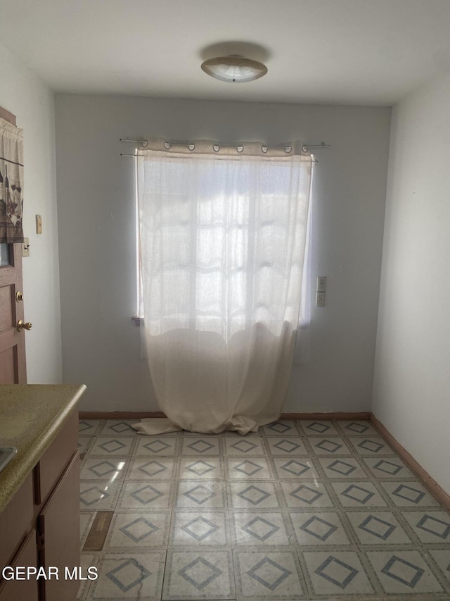 1017 Gloria St, El Paso, TX 79907 - photo 6