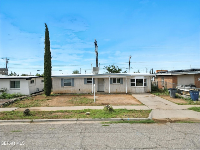 5520 Edinburg Dr, El Paso, TX 79924 - photo 2