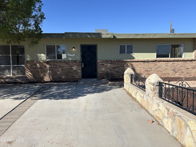 5517 Vancouver St, El Paso, TX 79924 - photo 1