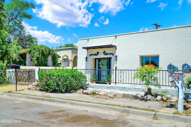 121 Rio Rd, El Paso, TX 79922 - photo 1