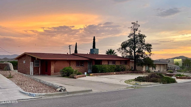 4301 Larchmont Dr, El Paso, TX 79902 - photo 2