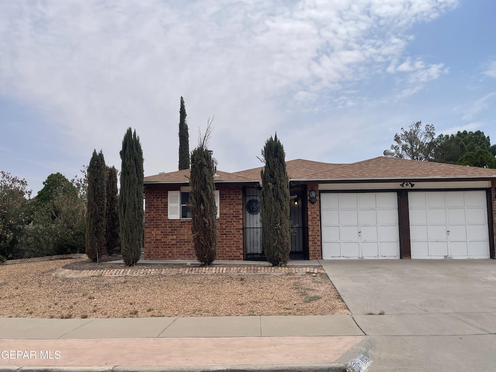 11629 E Mc Auliffe Dr, El Paso, TX 79936 - photo 1
