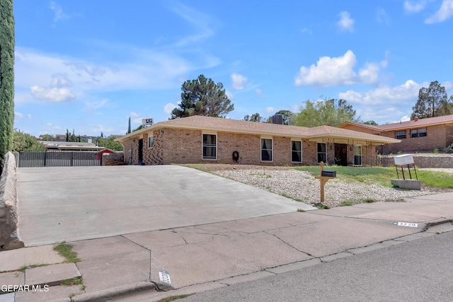 3220 Zion Ln, El Paso, TX 79904 - photo 2