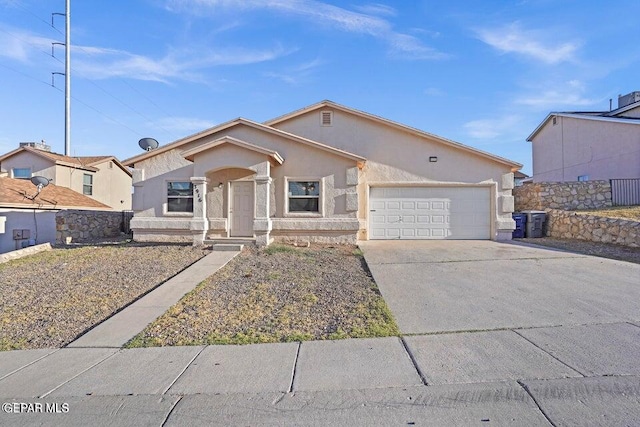 3916 Stargazer Ct, El Paso, TX 79904 - photo 1