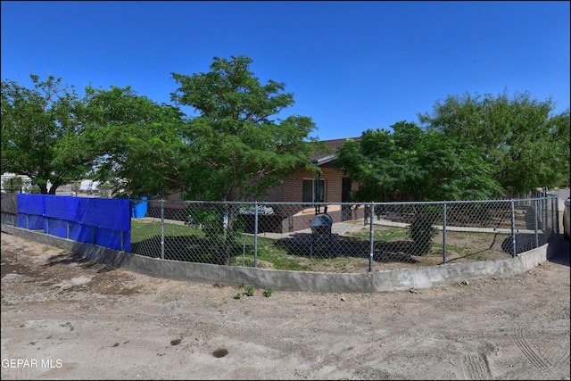 10209 Haynes Rd, El Paso, TX 79927 - photo 2