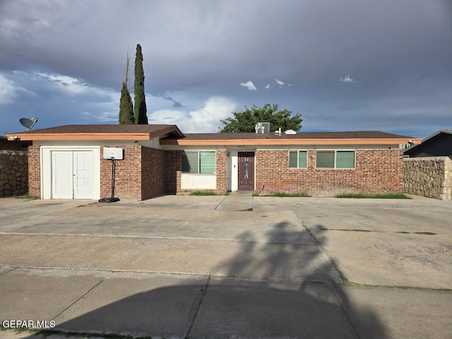 3008 Beachcomber Dr, El Paso, TX 79936 - photo 1