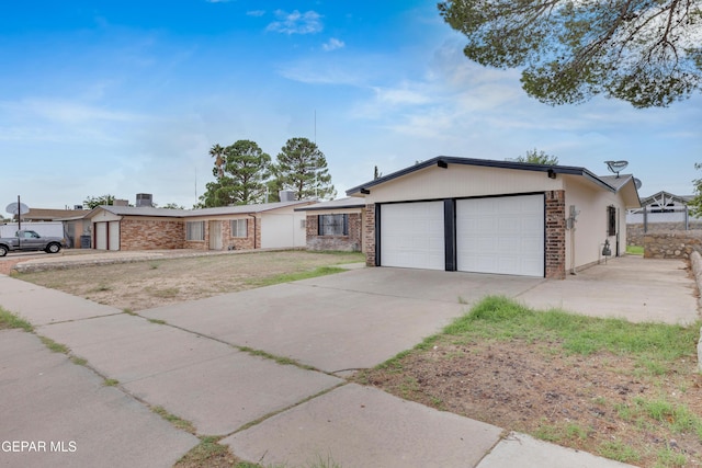 10919 Bywood Dr, El Paso, TX 79936 - photo 2