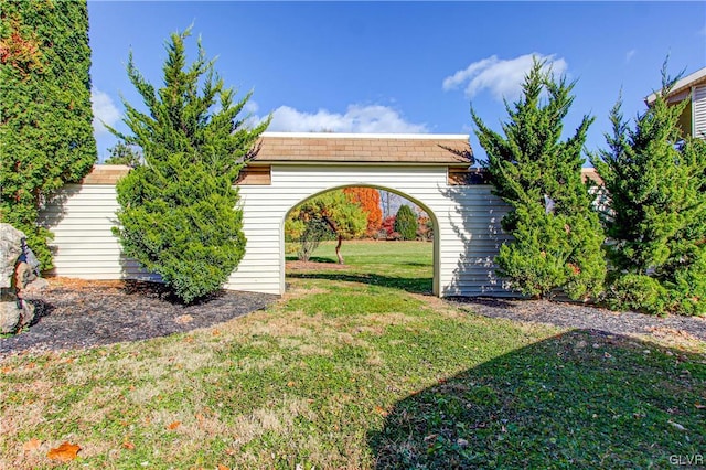 view of front of property with a front lawn