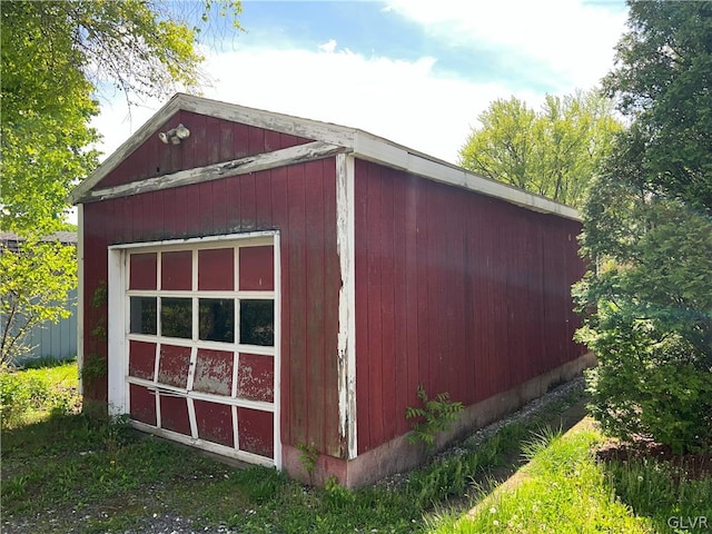 view of outdoor structure