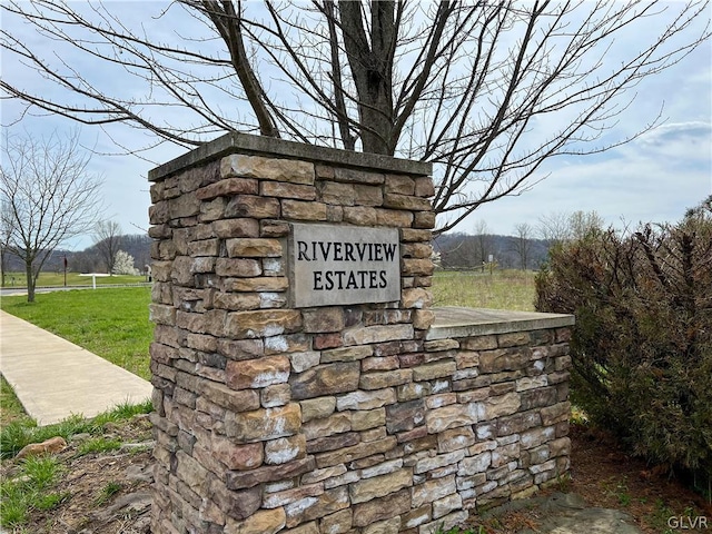 view of community / neighborhood sign