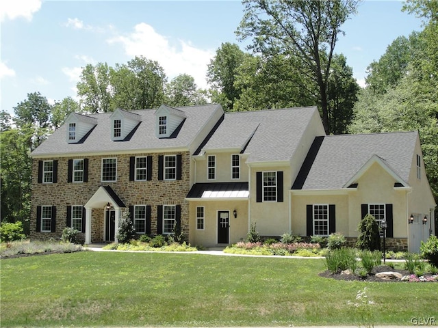 view of front of house featuring a front yard