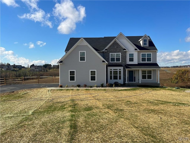 view of front of home featuring a front yard